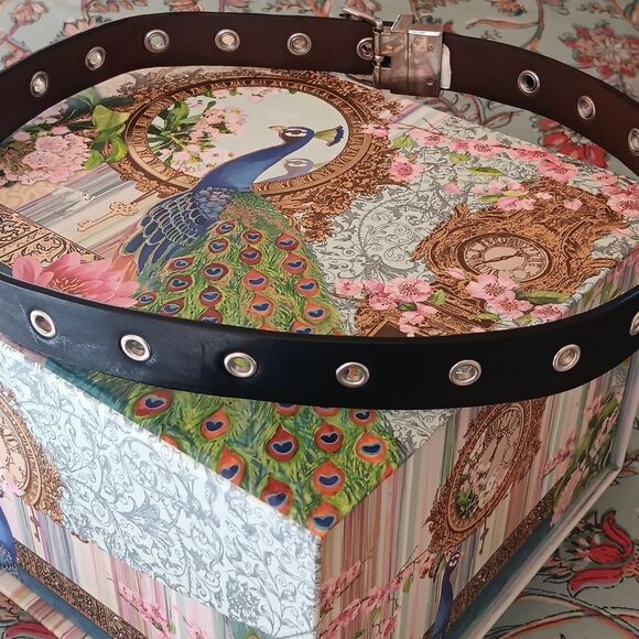 Convertible Leather Belt. - Picture 3 of 4